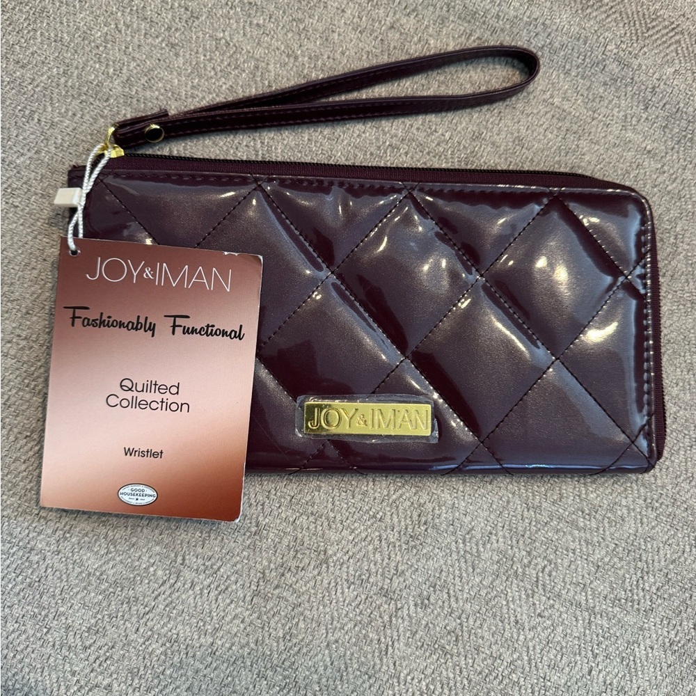NWT - Joy and Iman Quilted Collection Wristlet
Burgundy